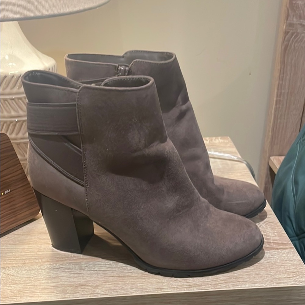 Women's Gray Ankle Boots